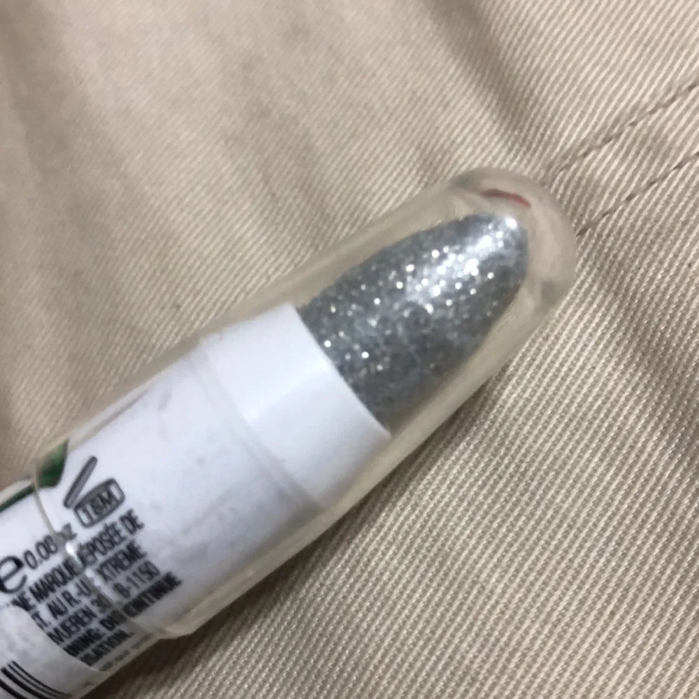 Hard Candy Glitz Stick All-over Glitter in silver #106 Sweet as Pie